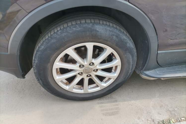 Used Buick Envision 2017 20T Two-Wheel Drive Elite Version Right Rear Wheel Hub