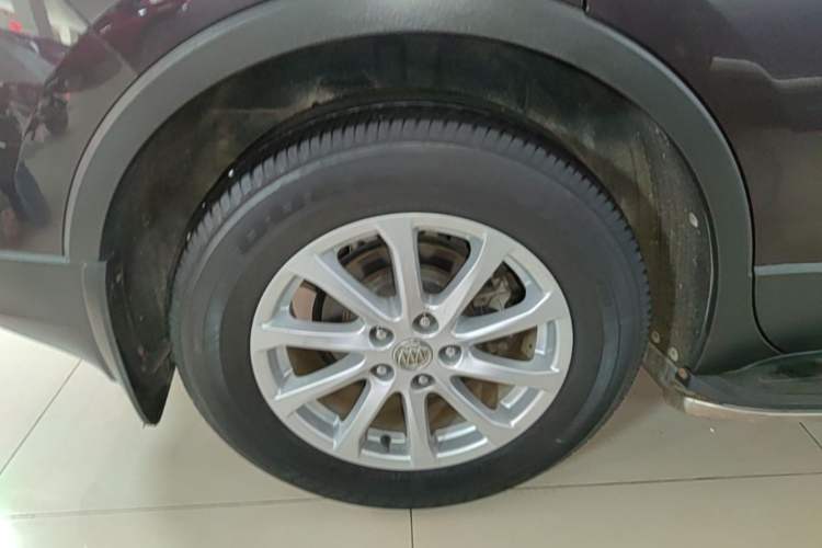 Used Buick Envision 2017 20T Two-Wheel Drive Luxury Model Right Rear Wheel Hub