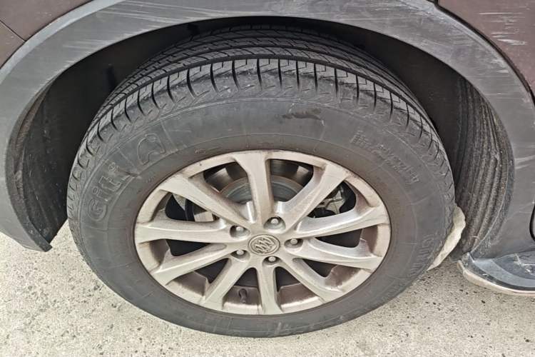 Used Buick Envision 2017 20T Two-Wheel Drive Elite Version Right Rear Wheel Hub