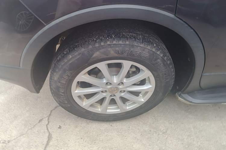 Used Buick Envision 2017 20T Two-Wheel Drive Luxury Model Right Rear Wheel Hub