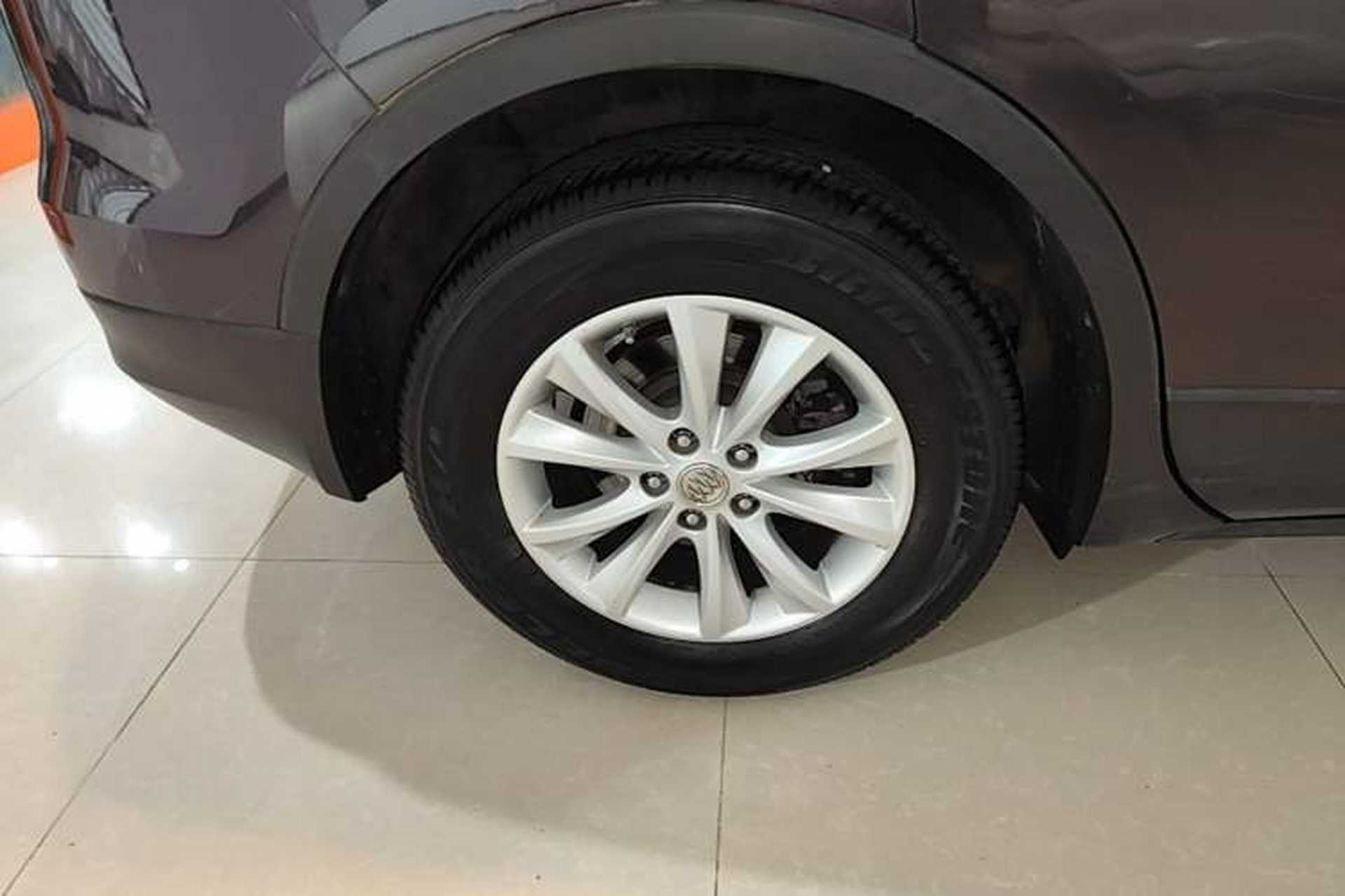 Used Buick Envision 2017 28T Four-Wheel Drive Elite Model Right Rear Wheel Hub