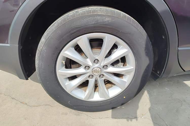 Used Buick Envision 2017 28T Four-Wheel Drive Elite Model Right Rear Wheel Hub