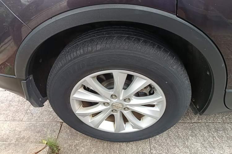 Used Buick Envision 2017 28T Four-Wheel Drive Elite Model Right Rear Wheel Hub