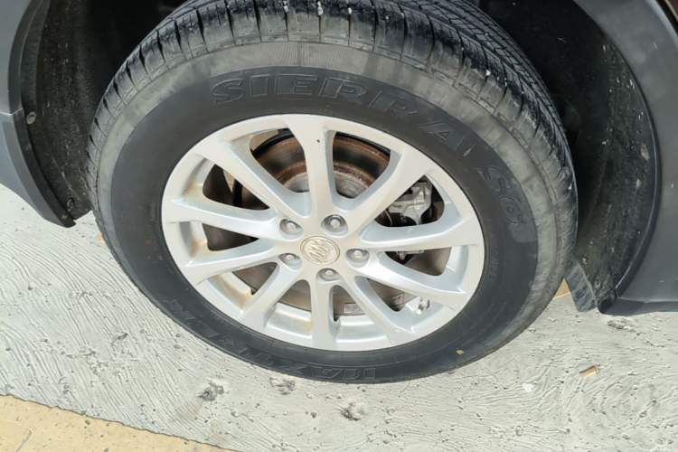 Used Buick Envision 2017 20T Two-Wheel Drive Leading Version Right Rear Wheel Hub