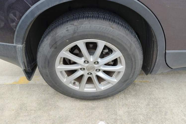 Used Buick Envision 2017 20T Two-Wheel Drive Elite Version Right Rear Wheel Hub