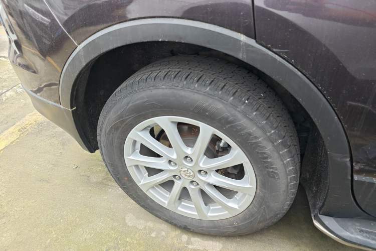 Used Buick Envision 2017 20T Two-Wheel Drive Elite Version Right Rear Wheel Hub