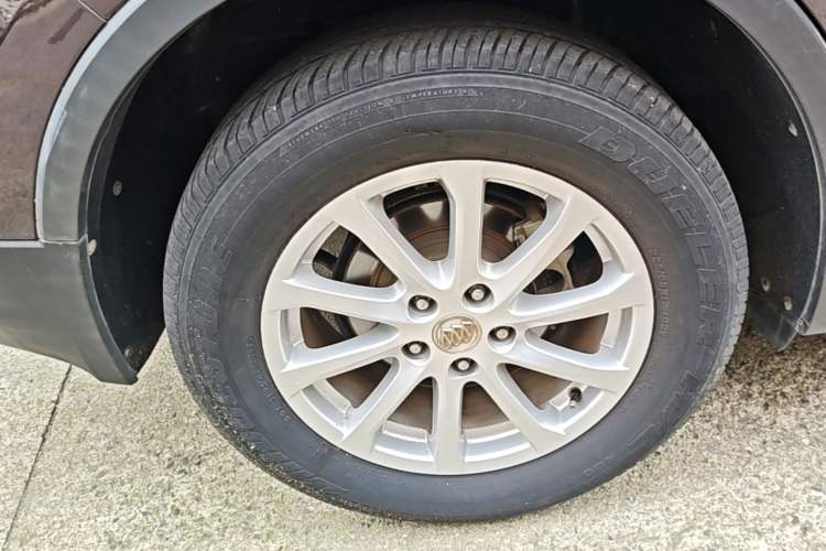 Used Buick Envision 2017 20T Two-Wheel Drive Elite Version Right Rear Wheel Hub