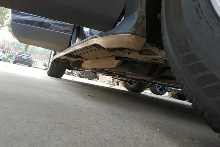 Used Buick Envision 2017 28T Four-Wheel Drive Luxury Model Right Side Sill