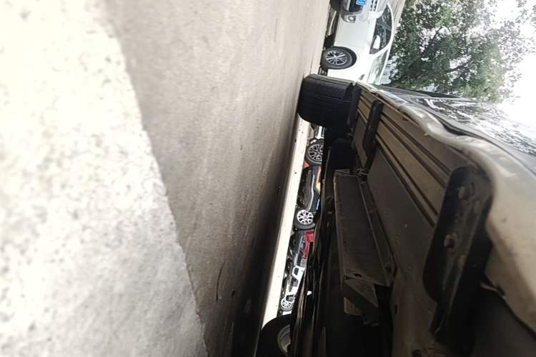 Used Buick Envision 2017 20T Two-Wheel Drive Luxury Model Right Side Sill
