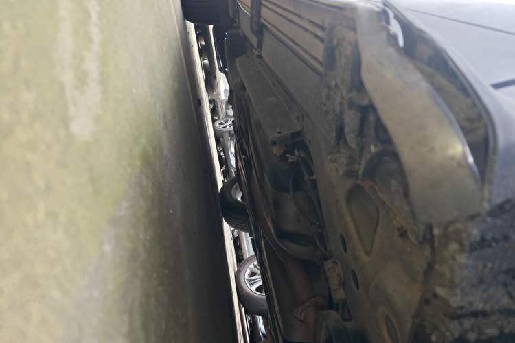 Used Buick Envision 2017 20T Two-Wheel Drive Elite Version Right Side Sill