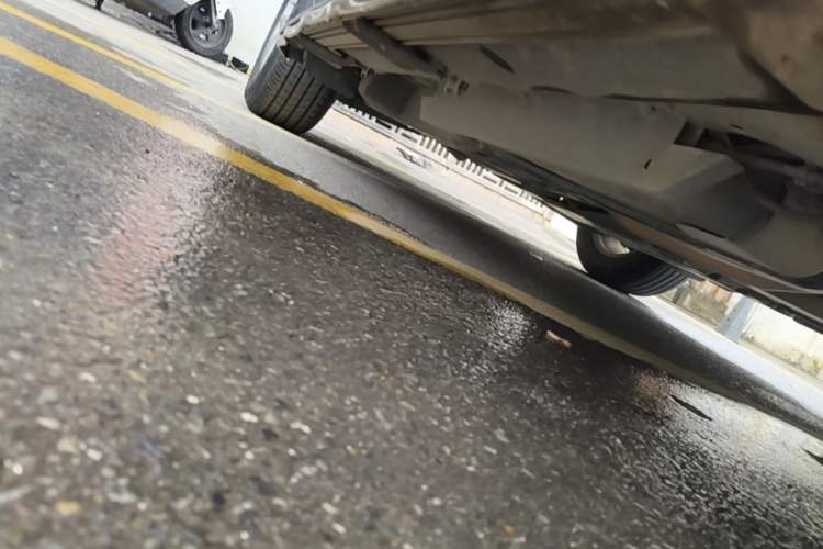 Used Buick Envision 2017 28T Four-Wheel Drive Luxury Model Right Side Sill