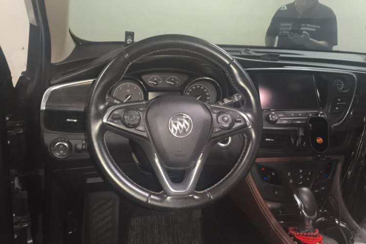 Used Buick Envision 2017 28T Four-Wheel Drive Elite Model Steering Wheel