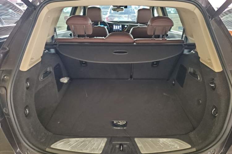 Used Buick Envision 2017 28T Four-Wheel Drive Elite Model Trunk