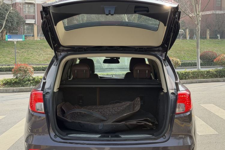 Used Buick Envision 2017 20T Two-Wheel Drive Elite Version Trunk