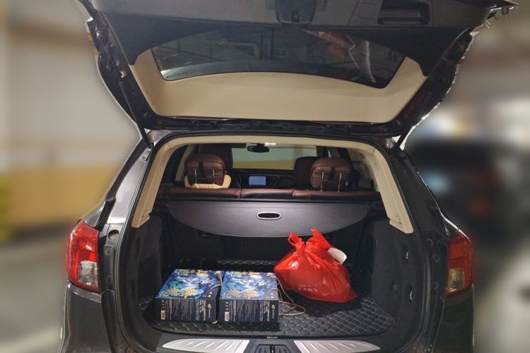 Used Buick Envision 2017 20T Two-Wheel Drive Elite Version Trunk