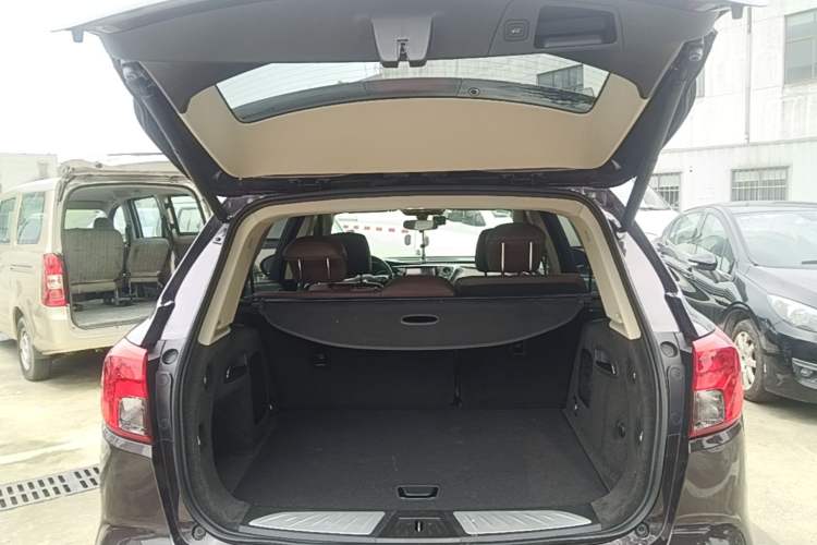 Used Buick Envision 2017 20T Two-Wheel Drive Luxury Model Trunk
