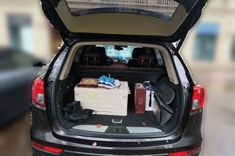 Used Buick Envision 2017 28T Four-Wheel Drive Elite Model Trunk