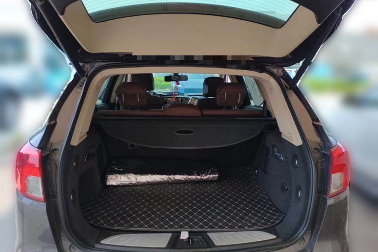 Used Buick Envision 2017 28T Four-Wheel Drive Elite Model Trunk