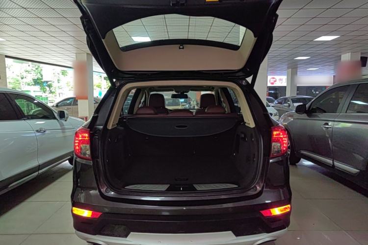 Used Buick Envision 2017 20T Two-Wheel Drive Luxury Model Trunk