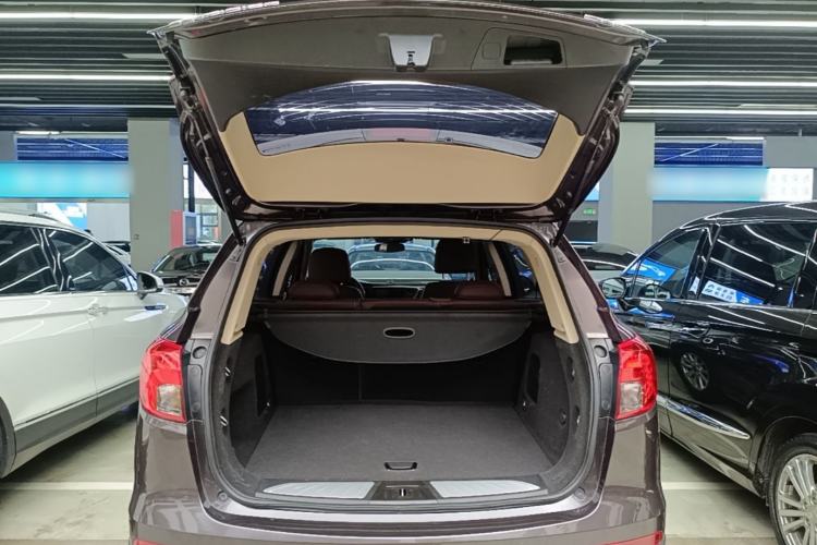 Used Buick Envision 2017 20T Two-Wheel Drive Elite Version Trunk
