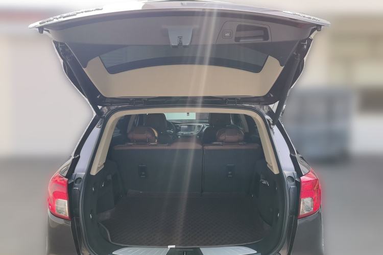 Used Buick Envision 2017 28T Four-Wheel Drive Elite Model Trunk