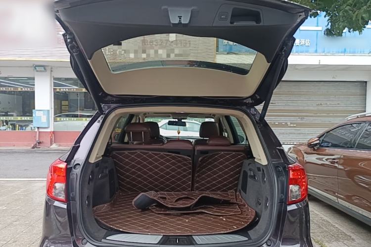 Used Buick Envision 2017 28T Four-Wheel Drive Elite Model Trunk