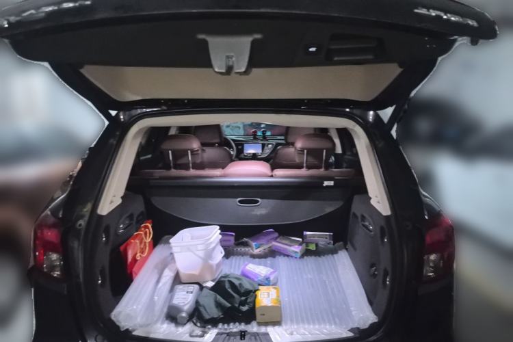 Used Buick Envision 2017 28T Four-Wheel Drive Elite Model Trunk