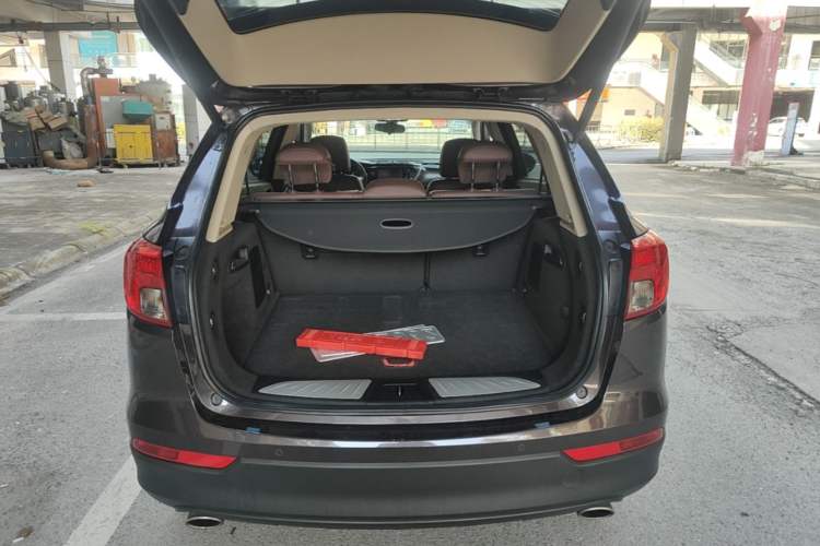 Used Buick Envision 2017 28T Four-Wheel Drive Elite Model Trunk