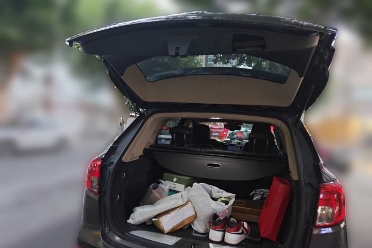 Used Buick Envision 2017 20T Two-Wheel Drive Elite Version Trunk