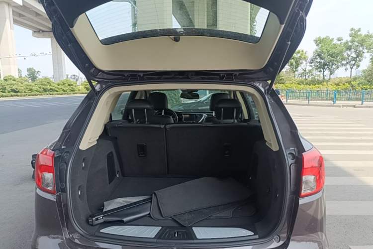 Used Buick Envision 2017 20T Two-Wheel Drive Elite Version Trunk