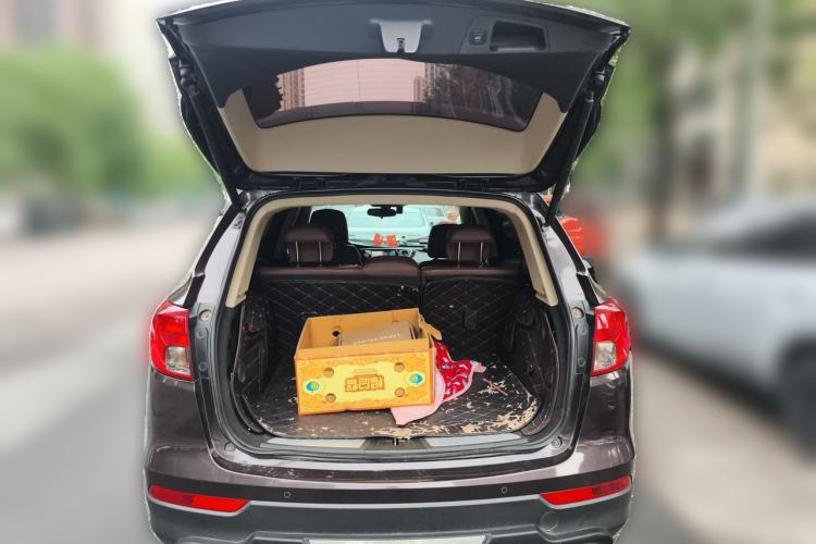 Used Buick Envision 2017 28T Four-Wheel Drive Elite Model Trunk