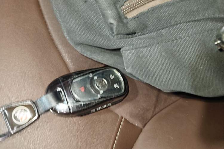 Used Buick Envision 2017 28T Four-Wheel Drive Elite Model Vehicle Key