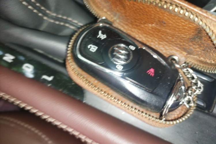 Used Buick Envision 2017 20T Two-Wheel Drive Luxury Model Vehicle Key