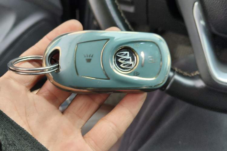 Used Buick Envision 2017 20T Two-Wheel Drive Luxury Model Vehicle Key