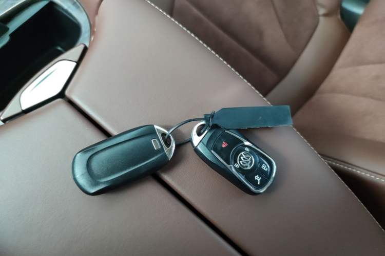 Used Buick Envision 2017 20T Two-Wheel Drive Luxury Model Vehicle Key