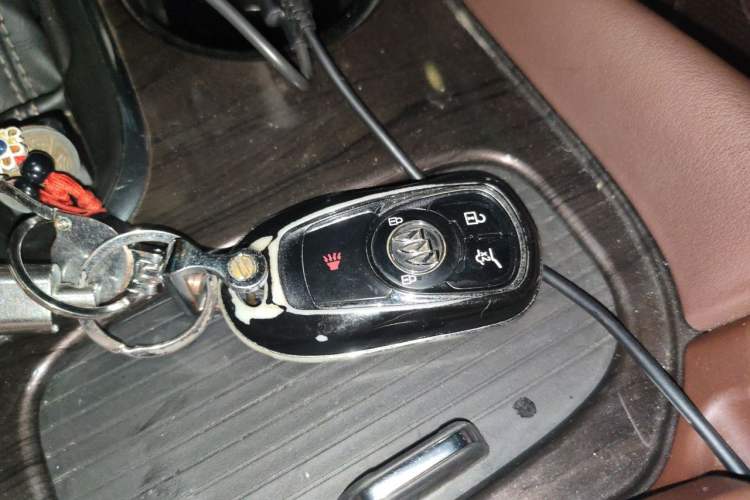 Used Buick Envision 2017 28T Four-Wheel Drive Elite Model Vehicle Key