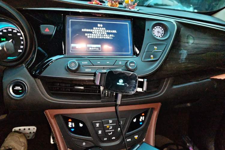 Used Buick Envision 2017 28T Four-Wheel Drive Elite Model Audio And AC Panel