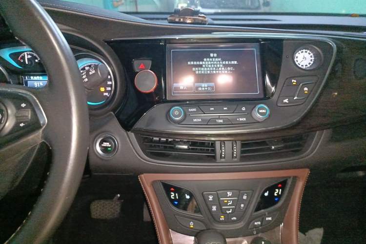 Used Buick Envision 2017 20T Two-Wheel Drive Luxury Model Audio And AC Panel