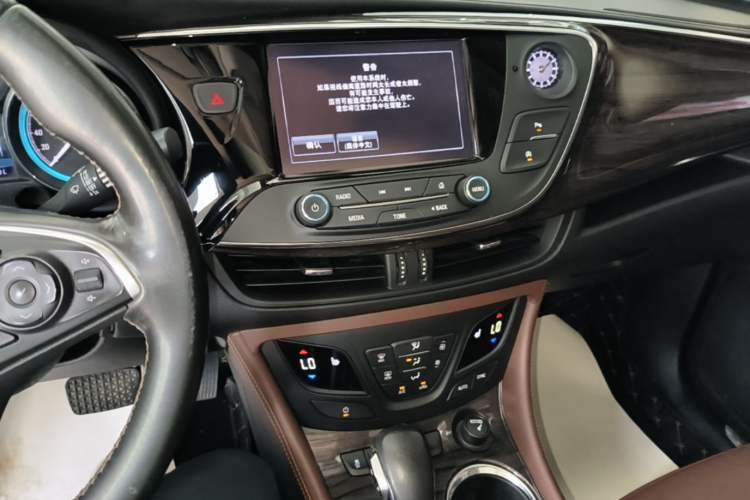 Used Buick Envision 2017 20T Two-Wheel Drive Elite Version Audio And AC Panel
