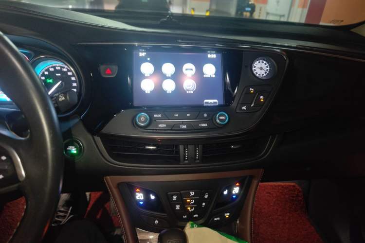 Used Buick Envision 2017 20T Two-Wheel Drive Luxury Model Audio And AC Panel
