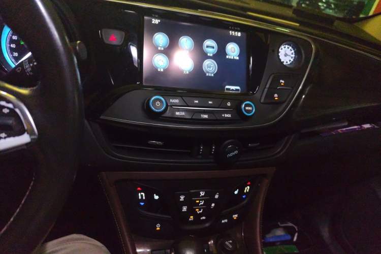 Used Buick Envision 2017 28T Four-Wheel Drive Elite Model Audio And AC Panel