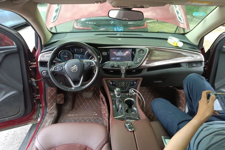 Used Buick Envision 2017 20T Two-Wheel Drive Luxury Model Center Console
