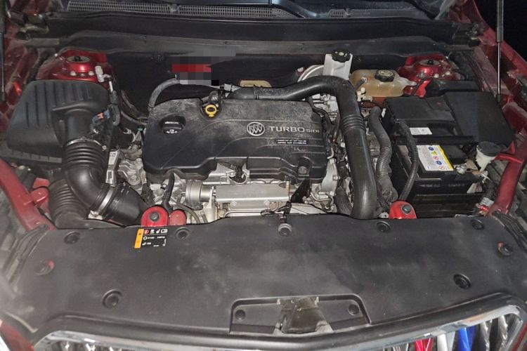 Used Buick Envision 2017 20T Two-Wheel Drive Luxury Model Engine Bay