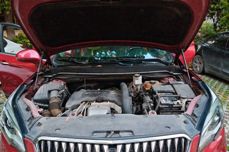 Used Buick Envision 2017 28T Four-Wheel Drive Elite Model Engine Bay