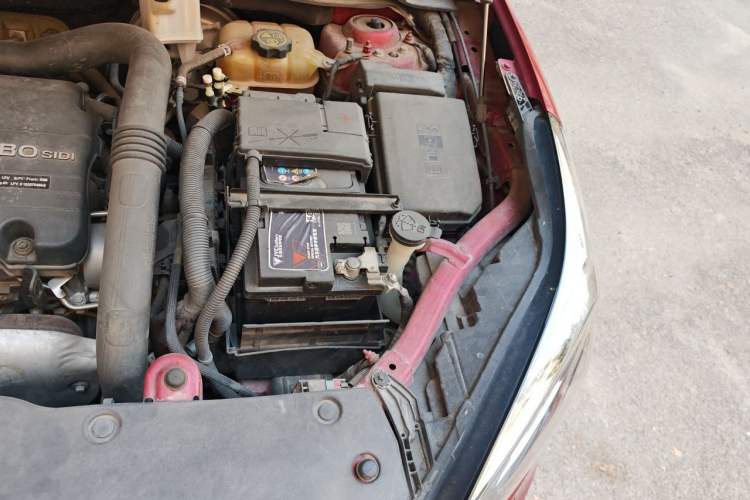 Used Buick Envision 2017 20T Two-Wheel Drive Luxury Model Engine Bay Left