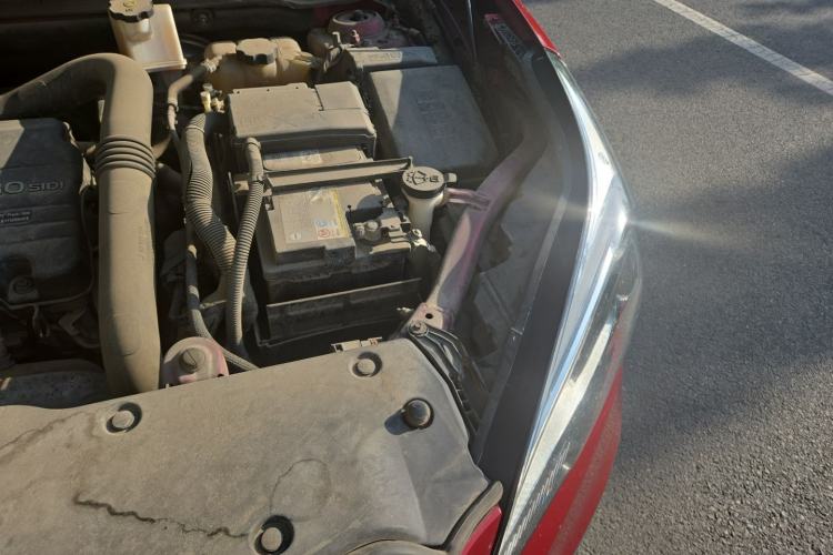 Used Buick Envision 2017 20T Two-Wheel-Drive Tech Edition Engine Bay Left