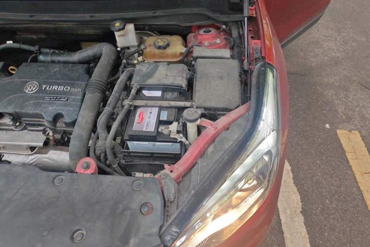 Used Buick Envision 2017 20T Two-Wheel Drive Elite Version Engine Bay Left