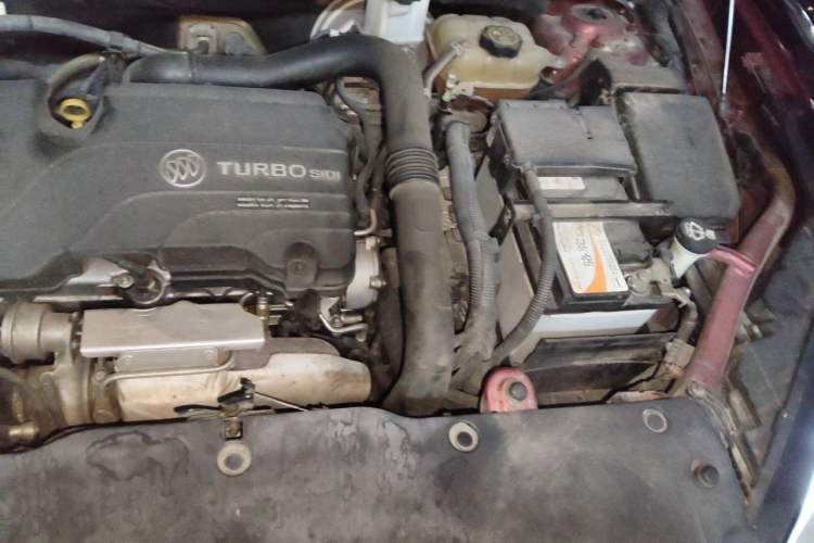 Used Buick Envision 2017 20T Two-Wheel Drive Elite Version Engine Bay Left