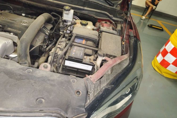 Used Buick Envision 2017 28T Four-Wheel Drive Elite Model Engine Bay Left