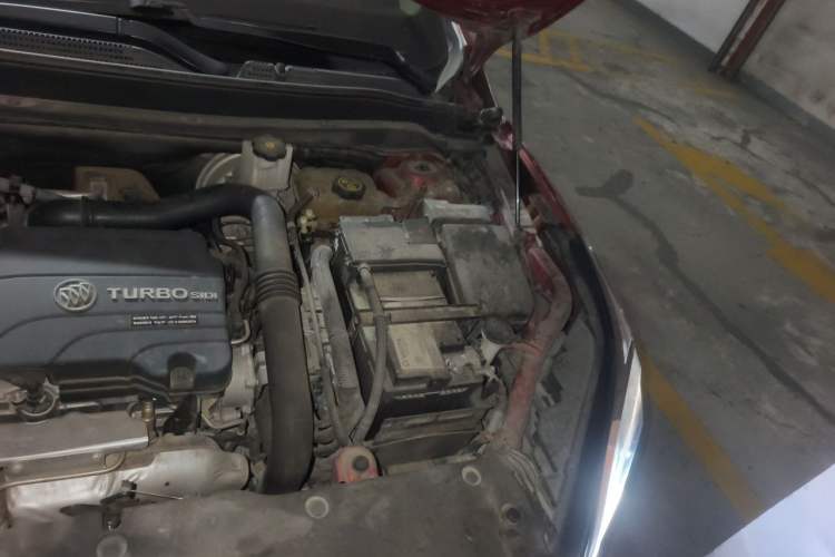 Used Buick Envision 2017 20T Two-Wheel Drive Luxury Model Engine Bay Left